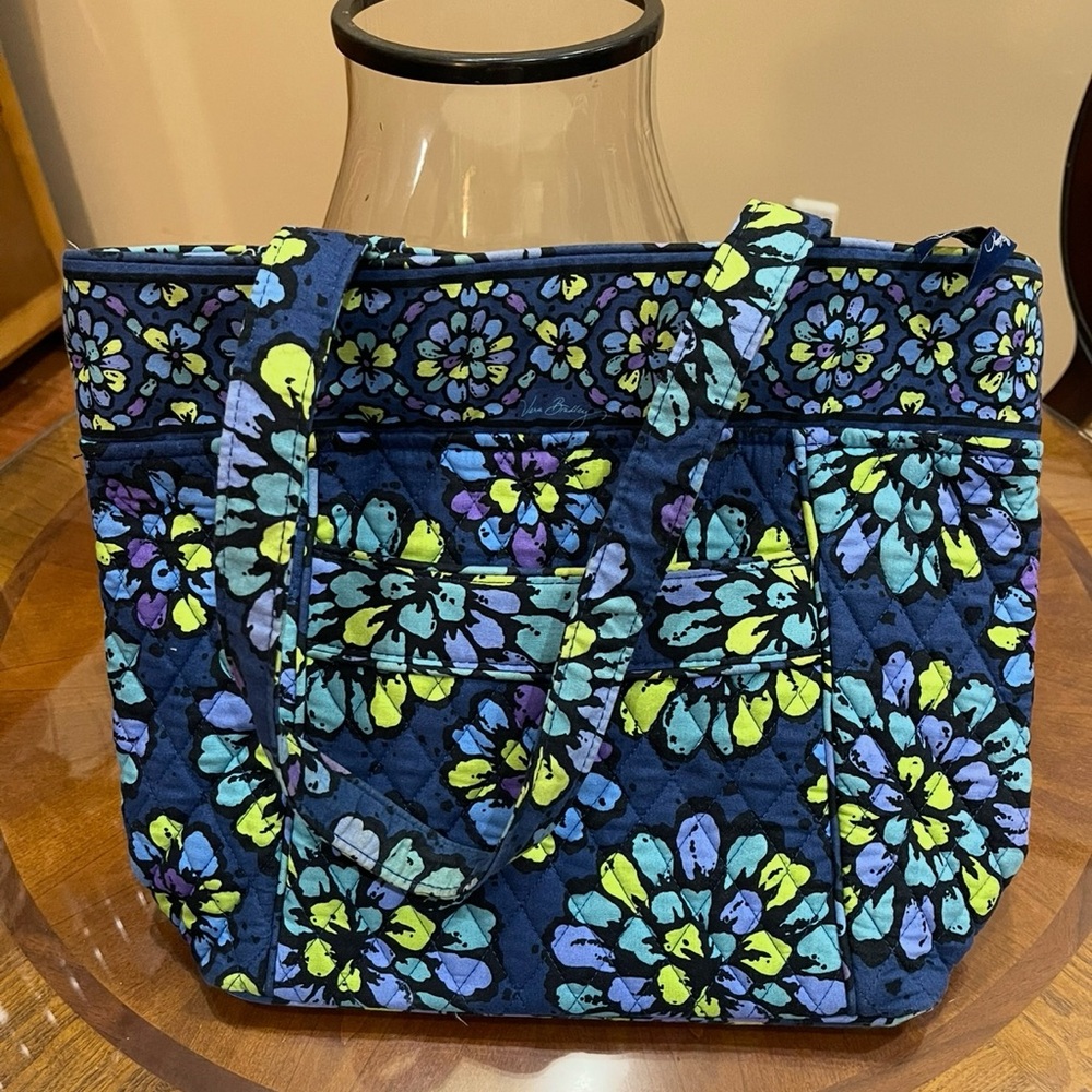 Vera Bradley Indigo Pop Floral Tote Bag |
Retired Print | Quilted Shoulder Bag